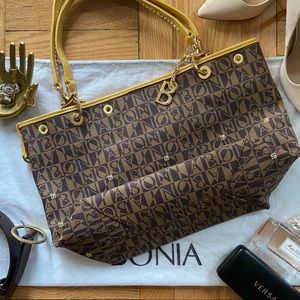 Authentic Genuine Leather Bonia shoulder bag